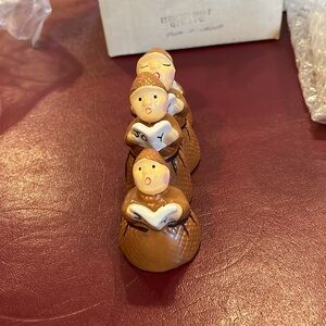 Department 56 Snow Village, Monks a Caroling